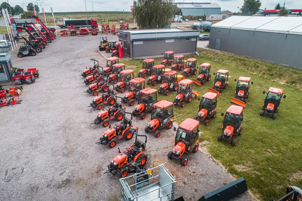 Opatów — oddział GRAVIT Budynek i plac oddziału GRAVIT Rental Oddział Opatów.
