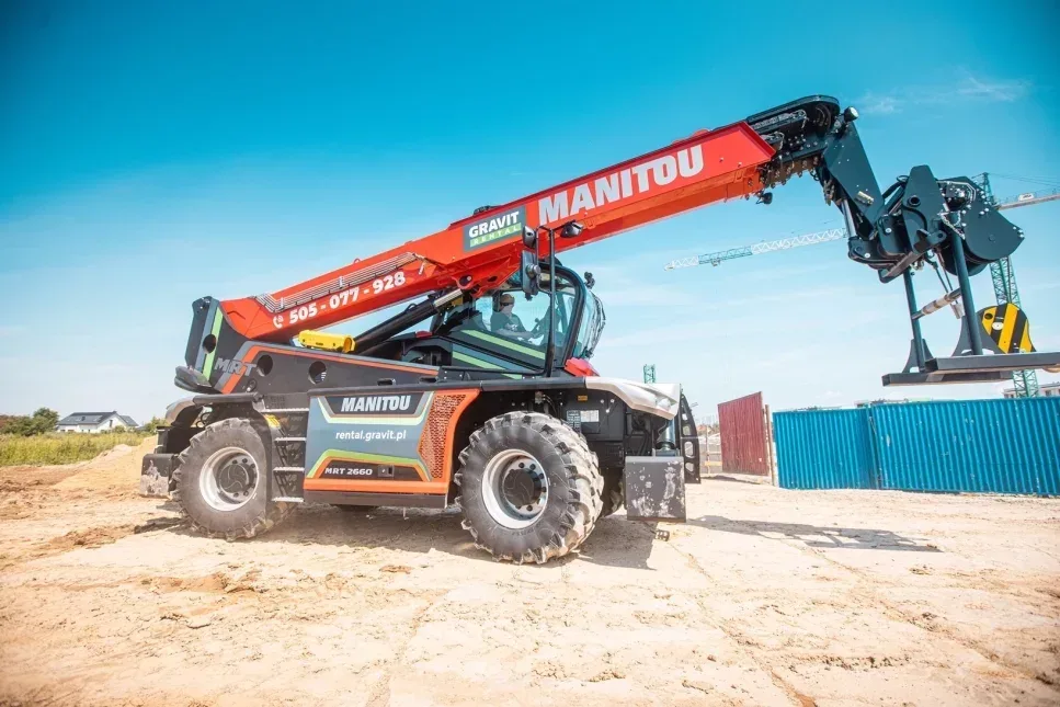 Maszyna Manitou MRT 2660 - Ładowarka teleskopowa obrotowa dostępna w ofercie wynajmu.