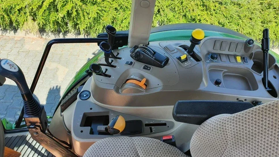 Wynajem ciągnika rolniczego John Deere do 100 KM, miniatura zdjęcia 20 z 21.