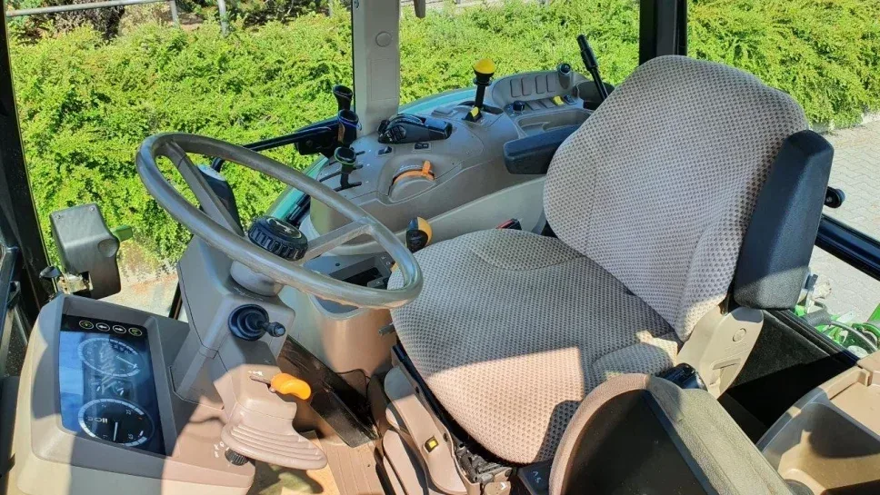 Wynajem ciągnika rolniczego John Deere do 100 KM, miniatura zdjęcia 15 z 21.