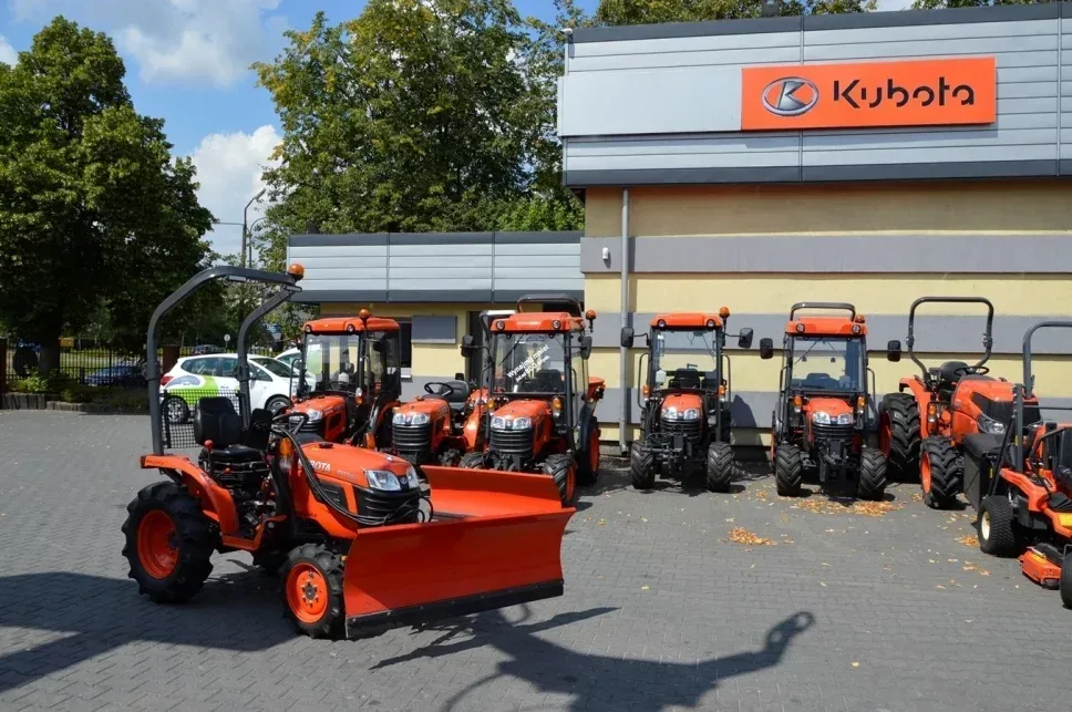 Maszyna z kategorii maszyny komunalne kubota, zdjęcie 2 z oferty.