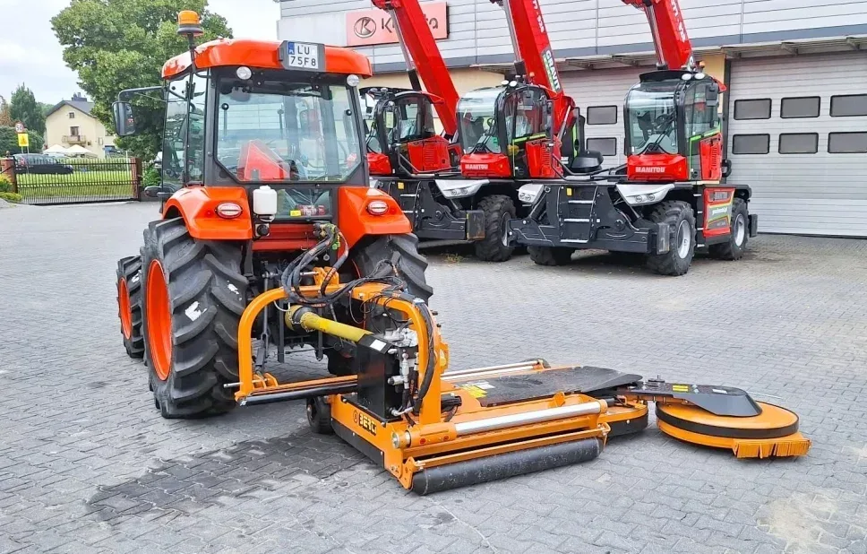 Wynajem ciągnika Kubota L2, miniatura zdjęcia 3 z 9.