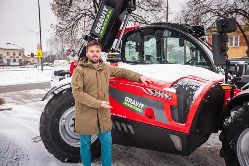 Artykuł: Wynajem ładowarki teleskopowej Manitou MLT do gospodarstwa zimą Zdjęcie ilustrujące artykuł „Wynajem ładowarki teleskopowej Manitou MLT do gospodarstwa zimą”.